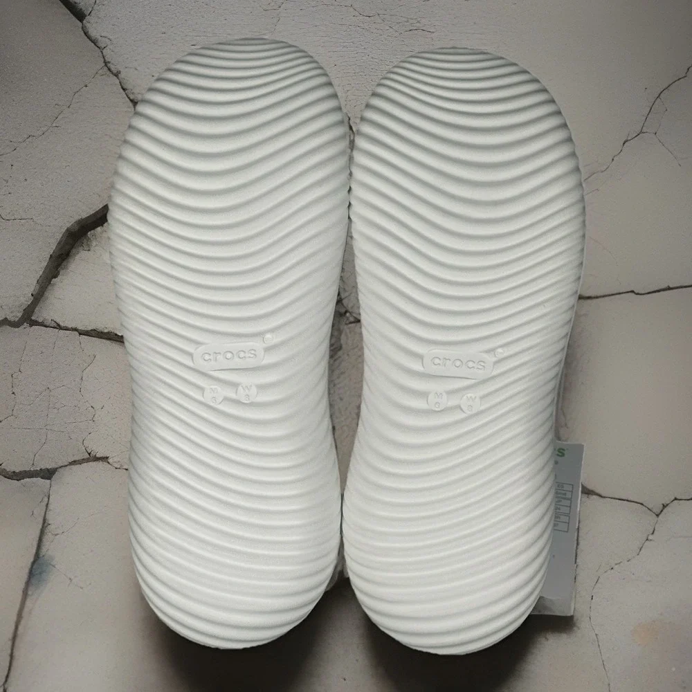 Crocs Mellow Ease size Unisex Men 6/Women 8 Shoes All-White. 210500-143. NWT‎